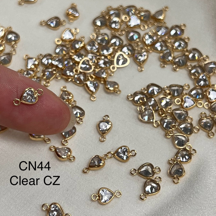 CN44 - Vertical 4mm Heart CZ Connectors (Pack of 2)