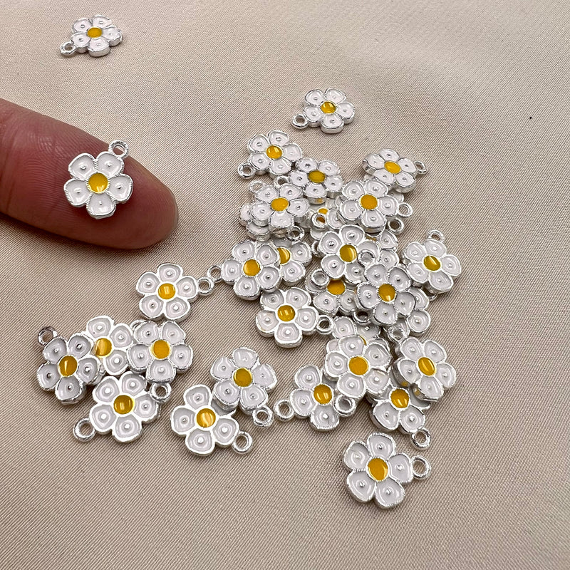 CH45 White Daisy Silver Charm (Pack of 3)