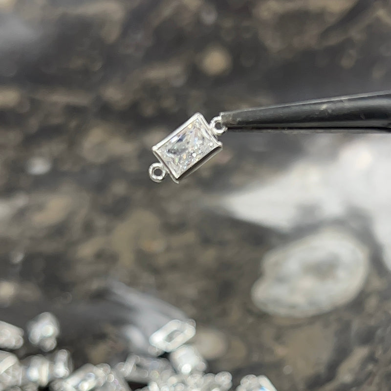CN49 - 4x6 Rectangle CZ Connector