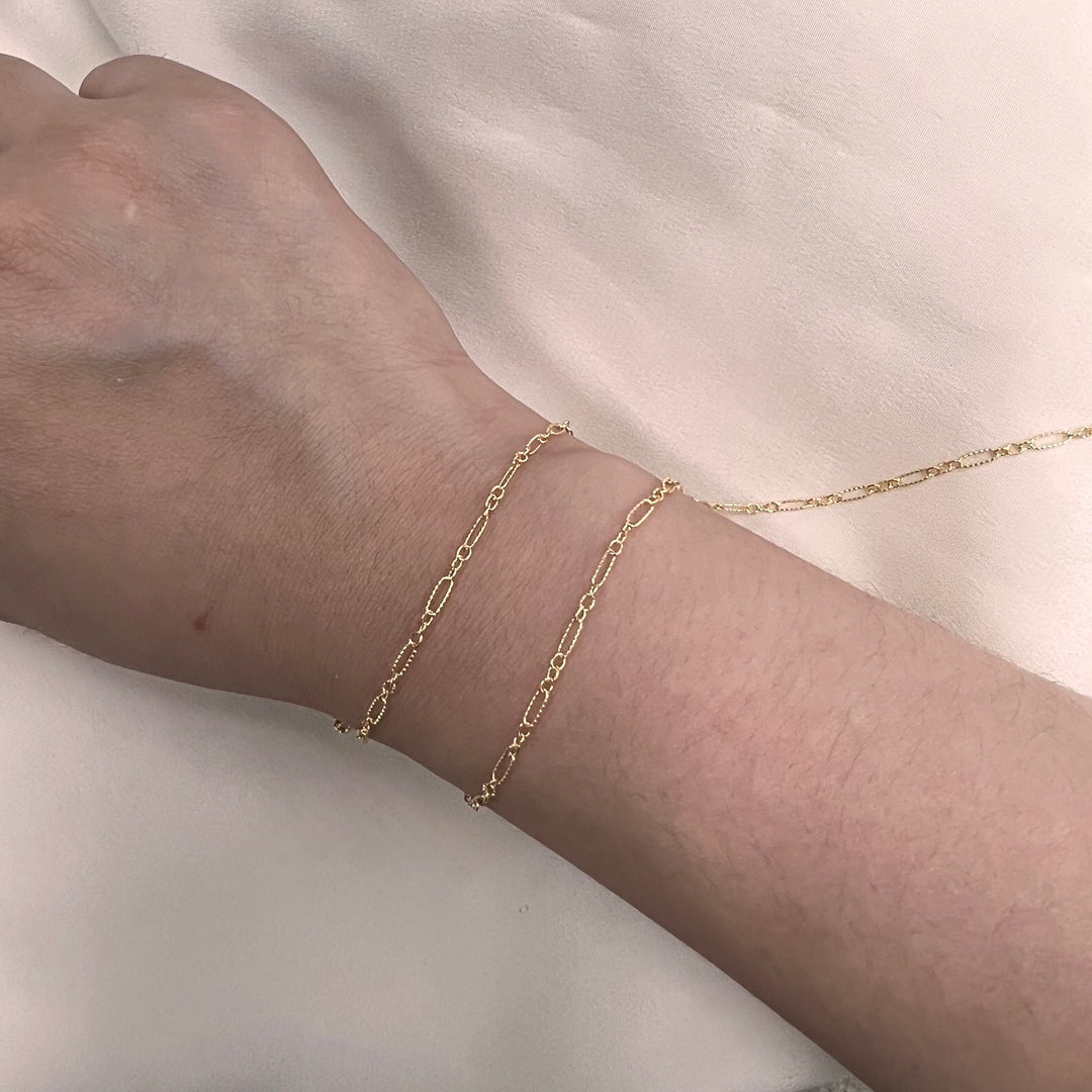 CX40: Long + Short 2.2mm Paperclip Textured chain by the foot