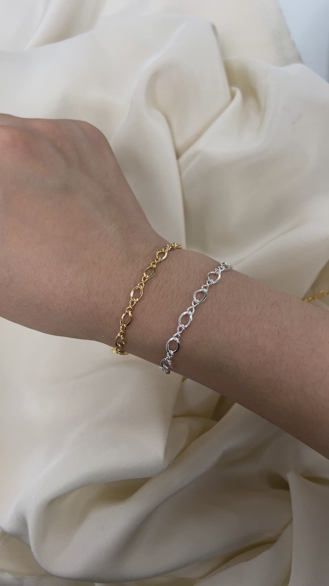 CX32: 4mm Figure 8 / Infinity Chain the Foot