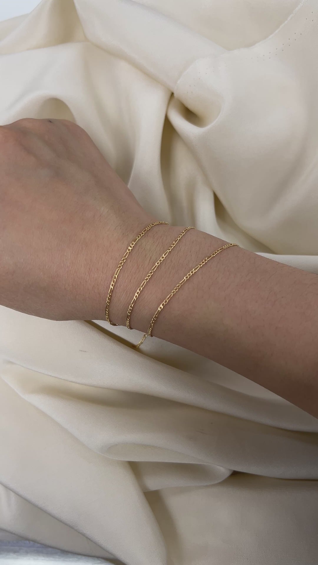 CX28F: 1.5mm Flat Figaro Chain by the foot