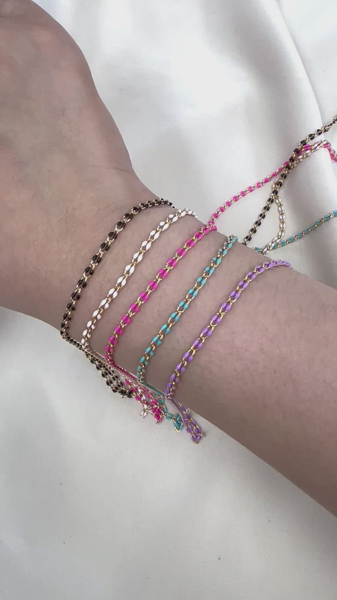Sale - CX79: Curb Enamel Chain by the foot