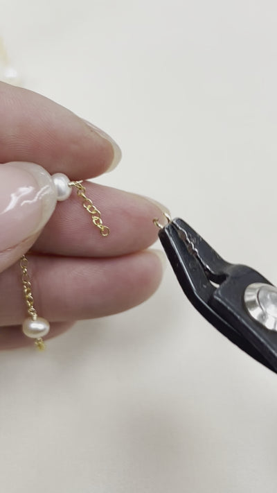 CX62A: 1.25” Space Wire Wrapped 4mm Pearl Station Chain By the Foot
