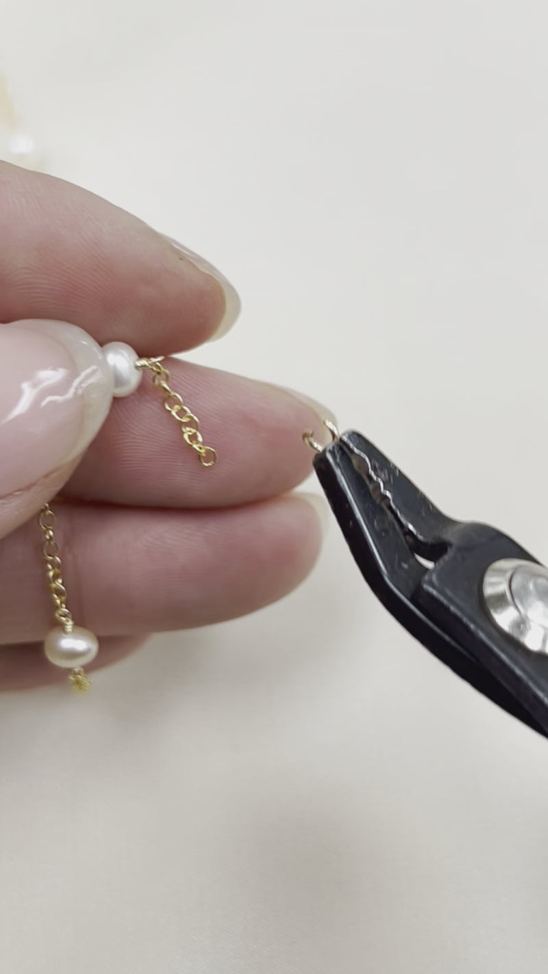 CX62A: 1.25” Space Wire Wrapped 4mm Pearl Station Chain By the Foot