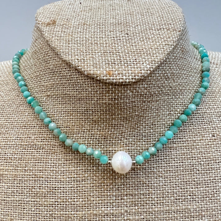 Stone necklace with pearl center