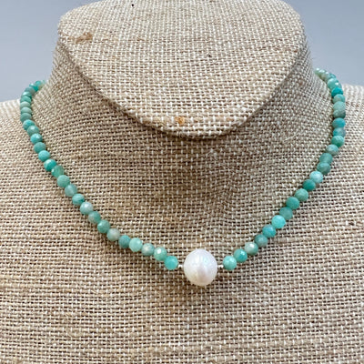 Stone necklace with pearl center